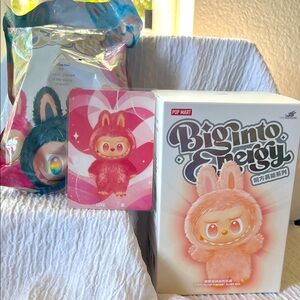 Pop Mart Biginto Energy. (LOVE)